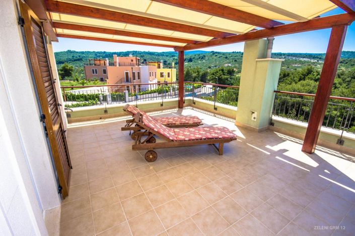 Image No.14-3 Bed Property for sale