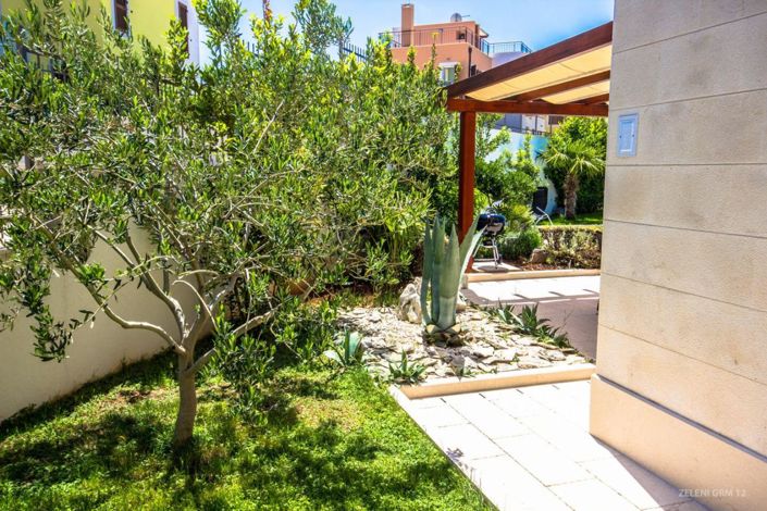 Image No.21-3 Bed Property for sale