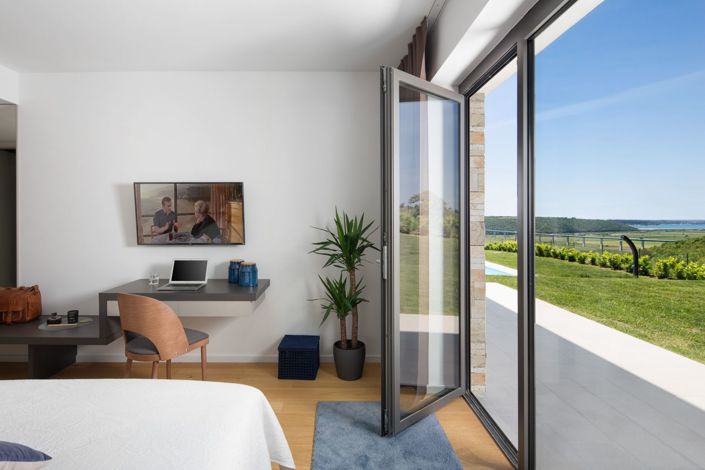 Image No.11-4 Bed Property for sale