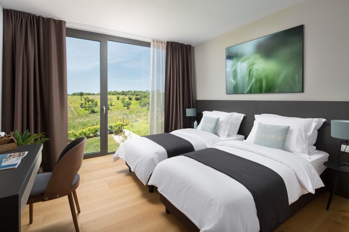 Image No.15-4 Bed Property for sale