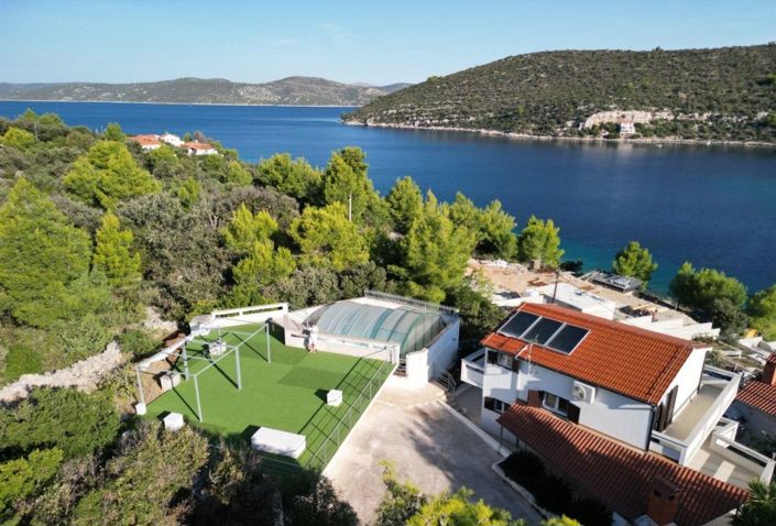 Image No.3-7 Bed Property for sale