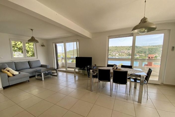 Image No.7-7 Bed Property for sale