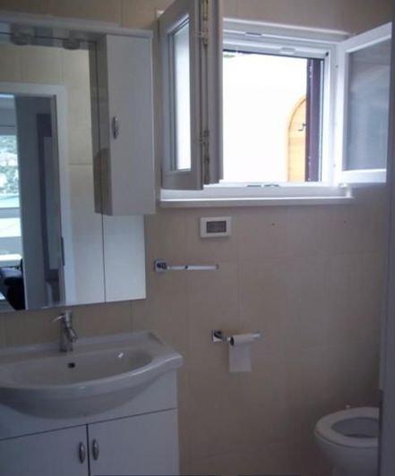 Image No.9-7 Bed Property for sale