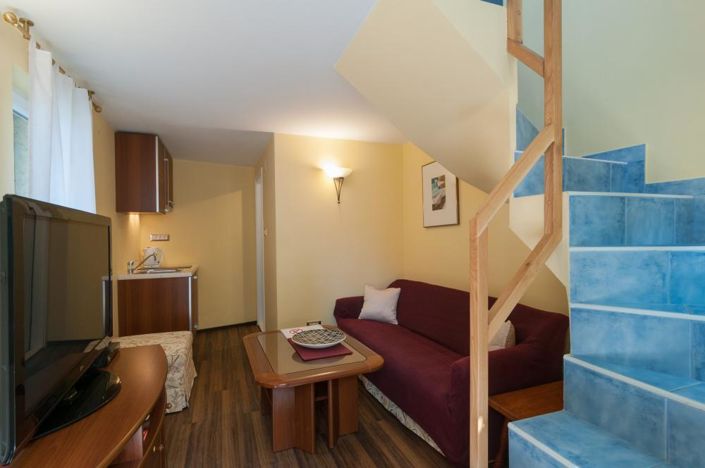 Image No.9-7 Bed Property for sale