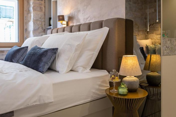 Image No.10-4 Bed Property for sale