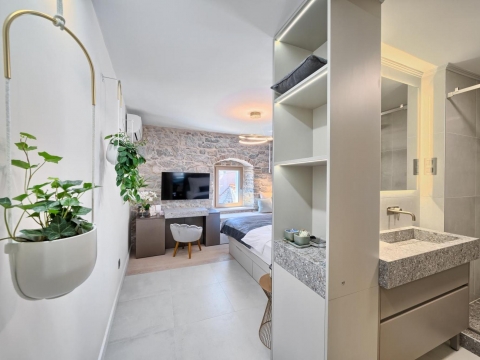 Image No.16-4 Bed Property for sale