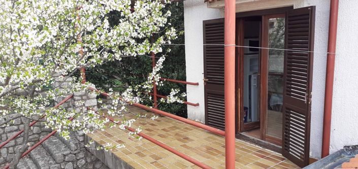 Image No.8-5 Bed Property for sale