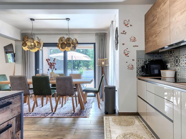 Image No.19-4 Bed Property for sale