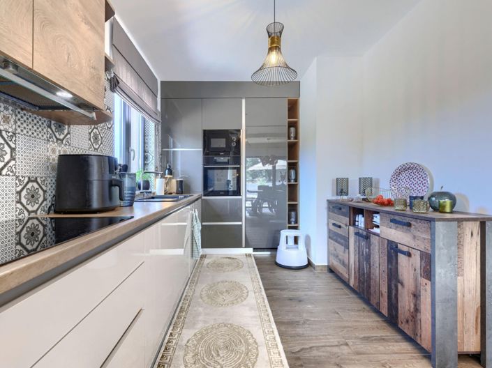 Image No.21-4 Bed Property for sale