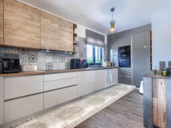 Image No.22-4 Bed Property for sale