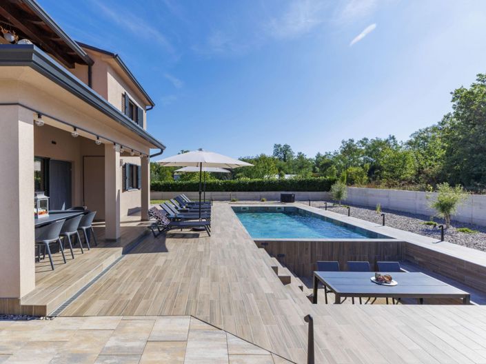 Image No.6-4 Bed Property for sale