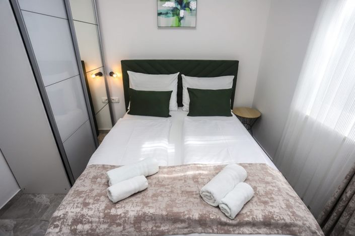 Image No.14-4 Bed Property for sale