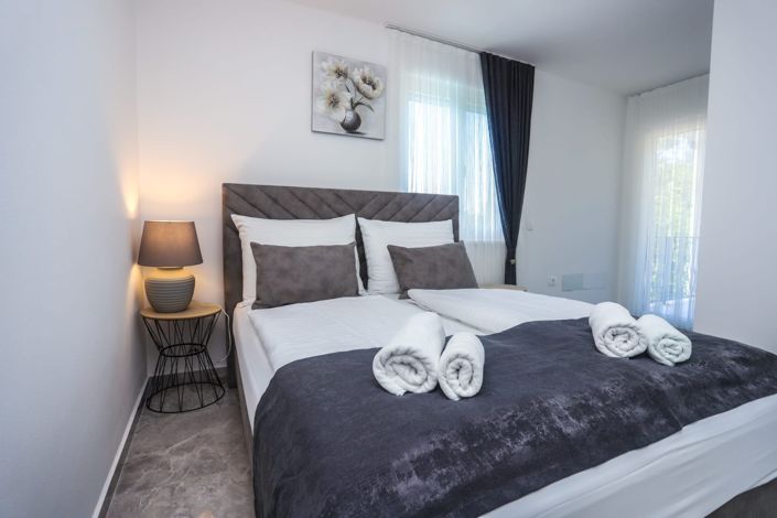 Image No.19-4 Bed Property for sale