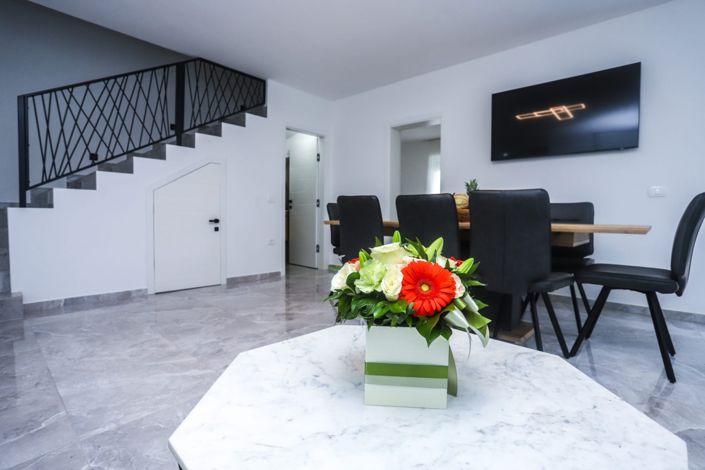 Image No.7-4 Bed Property for sale