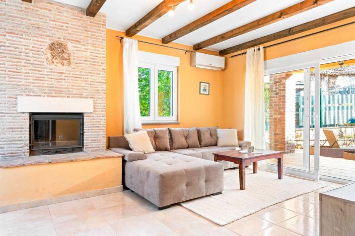 Image No.10-4 Bed Property for sale