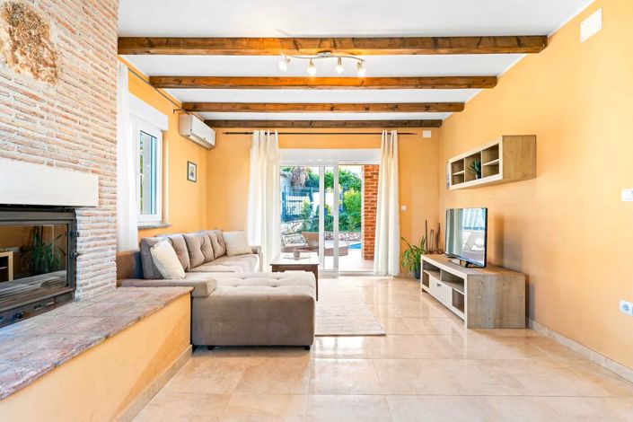 Image No.7-4 Bed Property for sale