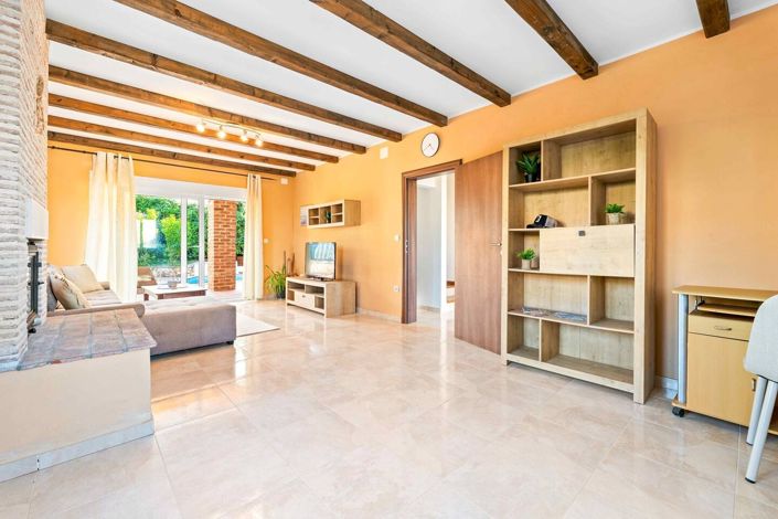 Image No.8-4 Bed Property for sale