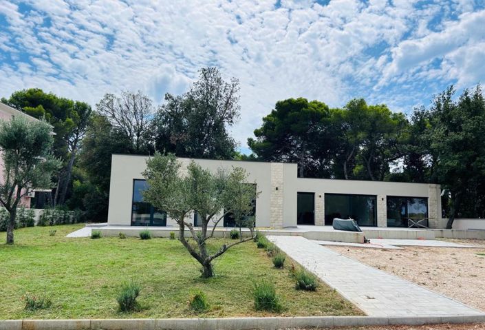 Image No.2-Propriété de 4 chambres à vendre à Rovinj