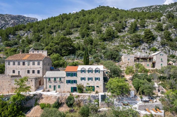 Image No.2-Propriété de 9 chambres à vendre à Bol