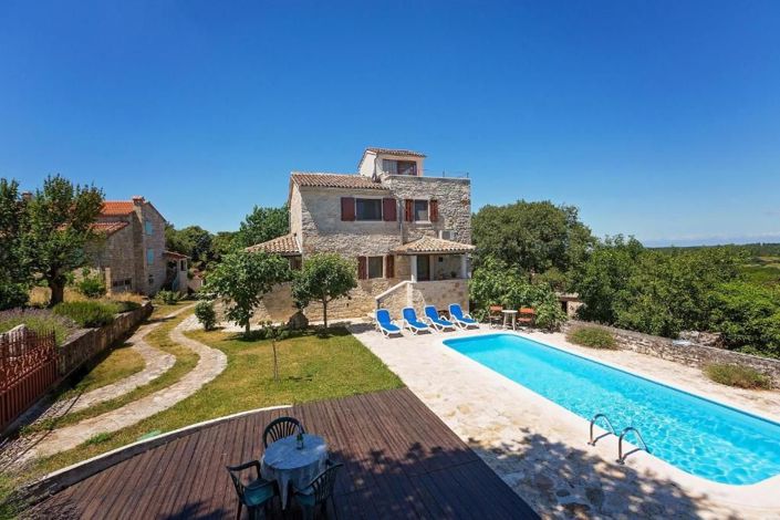 Image No.3-Propriété de 7 chambres à vendre à Višnjan