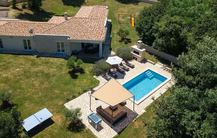 Image No.2-Propriété de 4 chambres à vendre à Labin