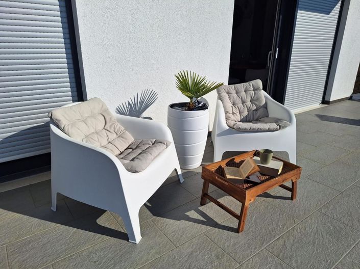 Image No.10-5 Bed Property for sale