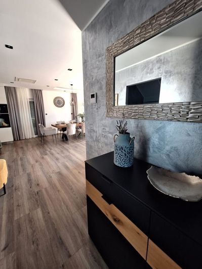 Image No.13-5 Bed Property for sale