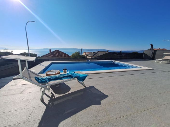 Image No.2-5 Bed Property for sale