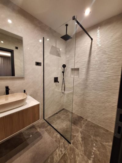 Image No.22-5 Bed Property for sale