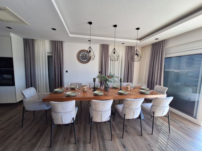 Image No.7-5 Bed Property for sale