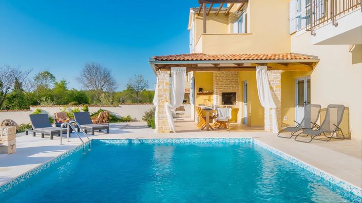 Image No.10-4 Bed Property for sale