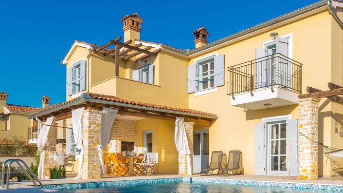 Image No.12-4 Bed Property for sale