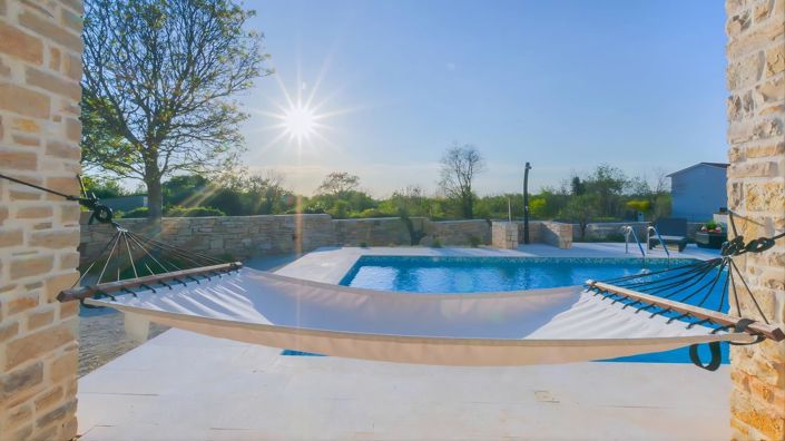 Image No.15-4 Bed Property for sale