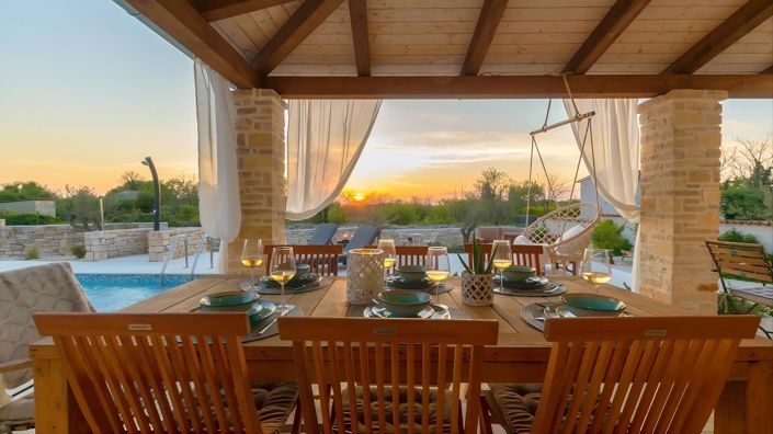 Image No.18-4 Bed Property for sale