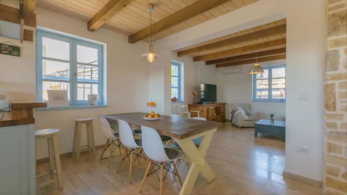 Image No.20-4 Bed Property for sale