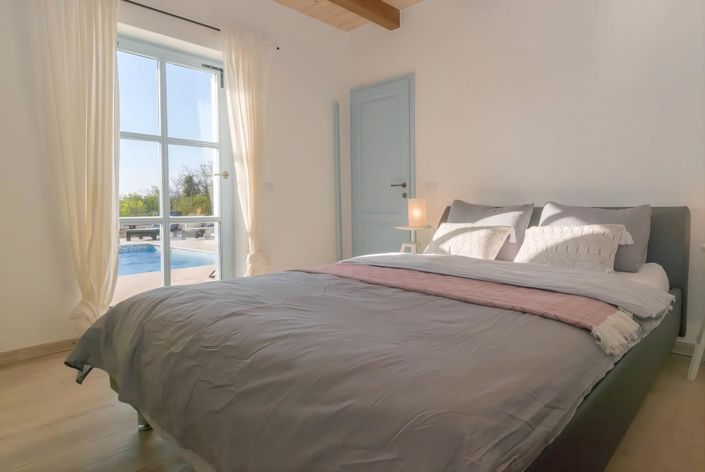 Image No.24-4 Bed Property for sale