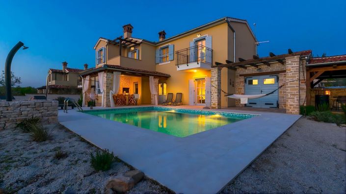 Image No.3-4 Bed Property for sale