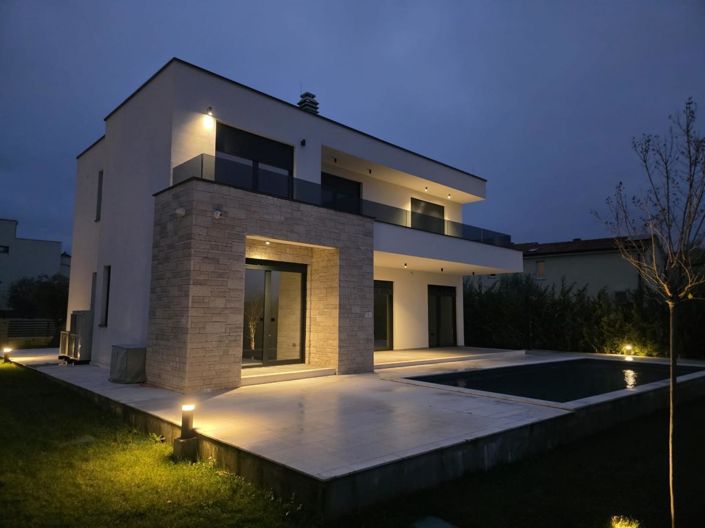 Image No.13-4 Bed Property for sale