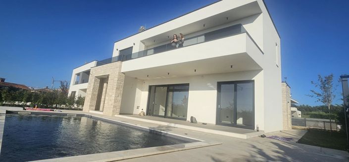 Image No.18-4 Bed Property for sale