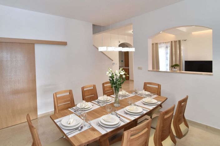 Image No.13-4 Bed Property for sale