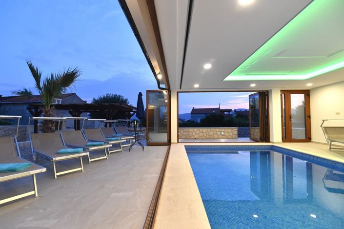 Image No.4-4 Bed Property for sale