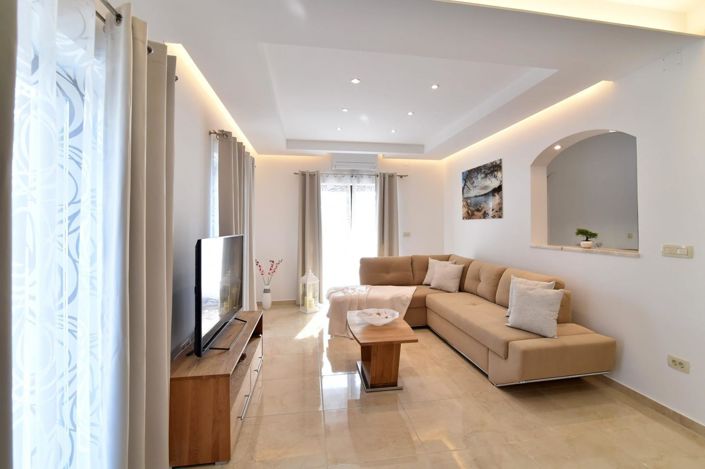 Image No.7-4 Bed Property for sale