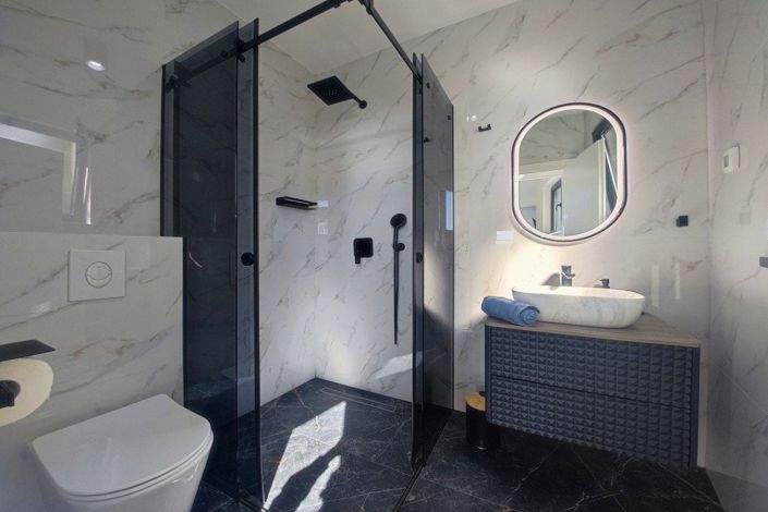 Image No.15-4 Bed Property for sale