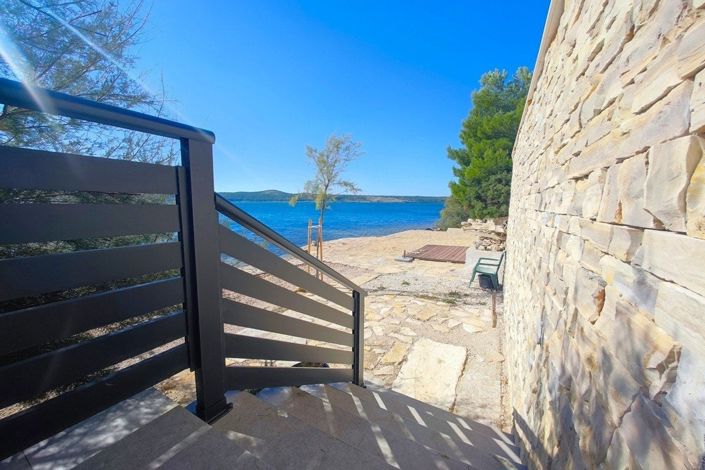 Image No.23-4 Bed Property for sale