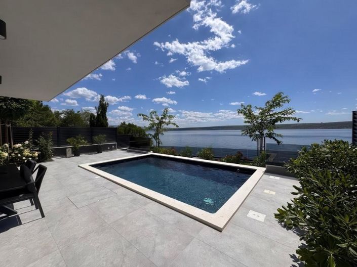 Image No.6-4 Bed Property for sale