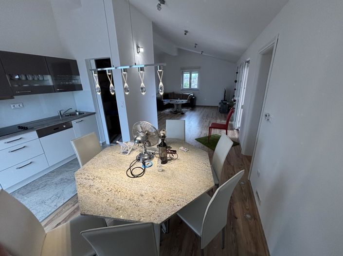 Image No.11-7 Bed Property for sale