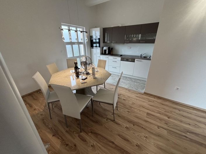 Image No.12-7 Bed Property for sale