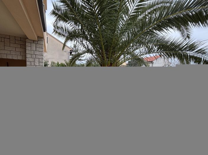 Image No.2-7 Bed Property for sale