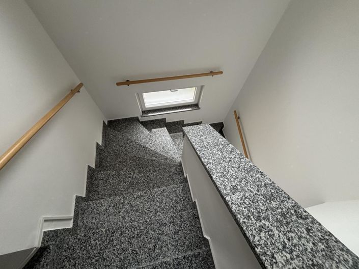 Image No.22-7 Bed Property for sale