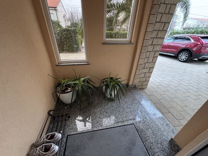 Image No.9-7 Bed Property for sale